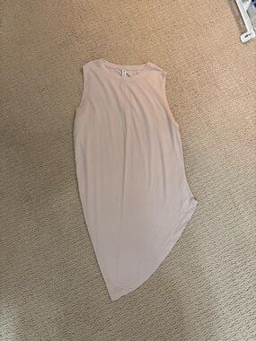 Athletes Sleeveless Asymmetric Tank Top